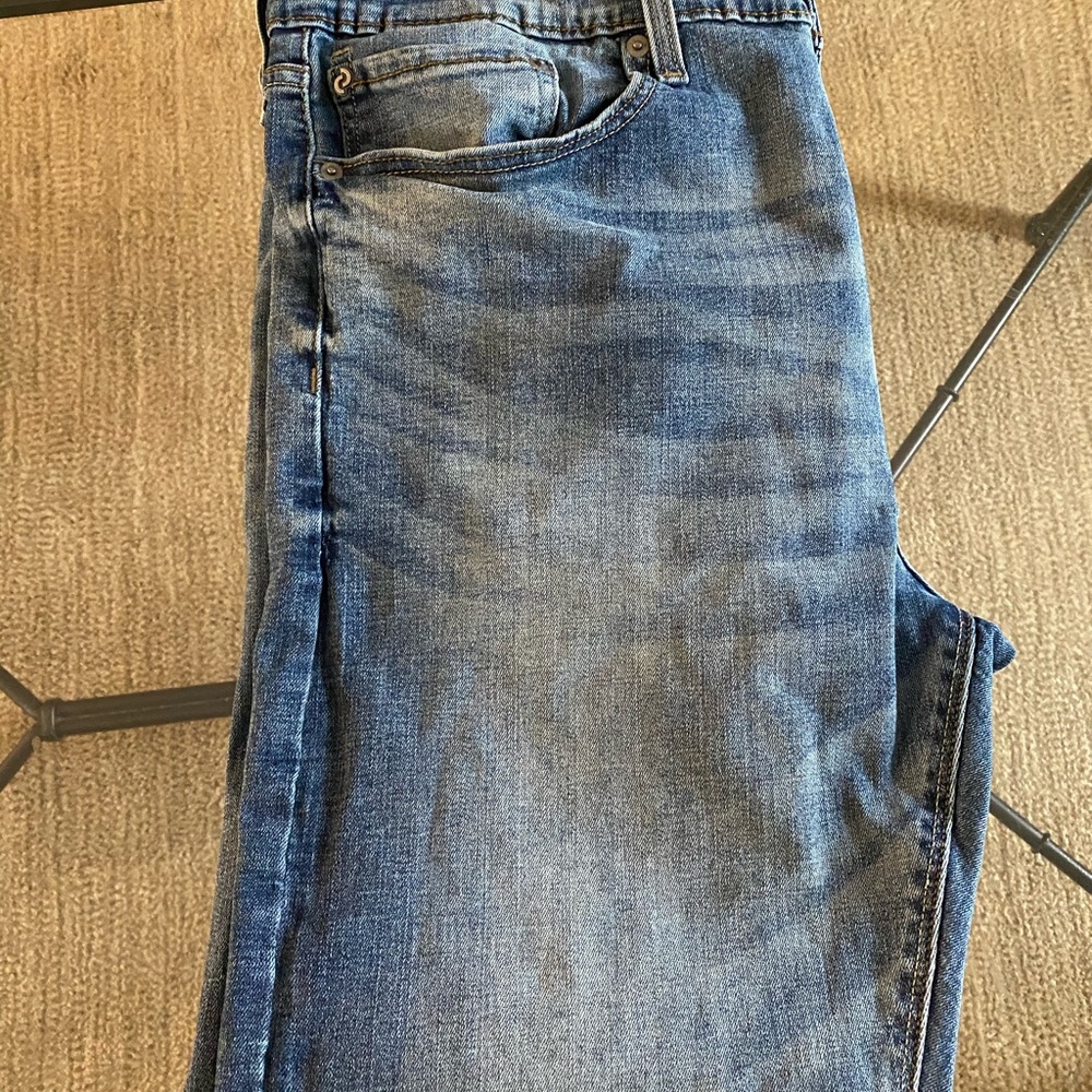 Denizen slim straight jeans 38x32